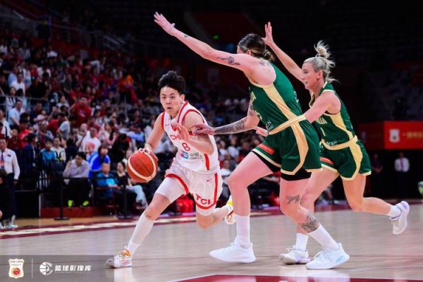 香港赛马会 热身赛-杨舒予三分雨 中国女篮力克澳大利亚